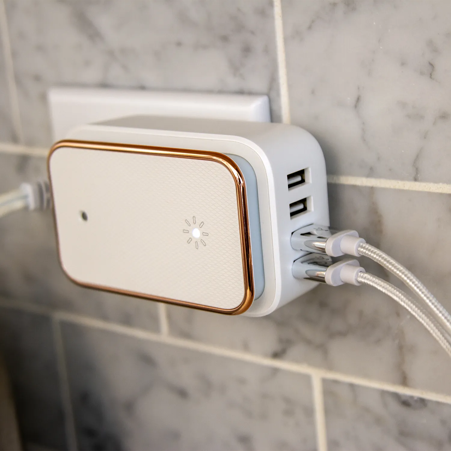 ChargeHub X4 – 4-Port USB SuperCharger & LED Night Light
